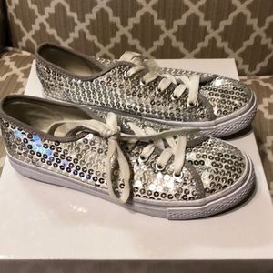 Girls size 4 silver sequins shoes